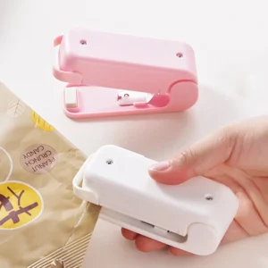 Portable sealing machine